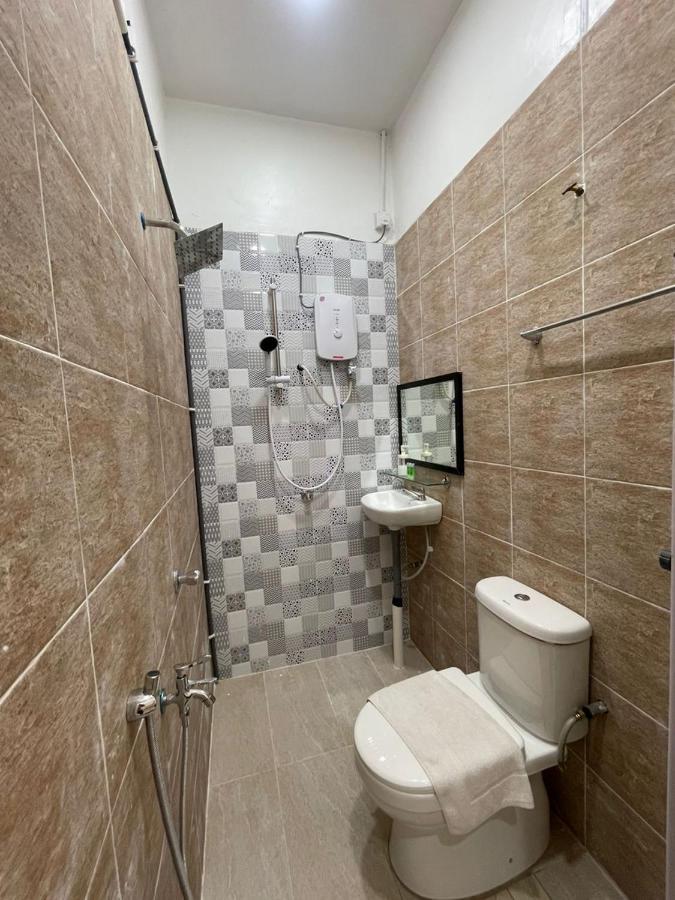 קמפונג גונג בדק The Serai Cottage Transit Hotel מראה חיצוני תמונה