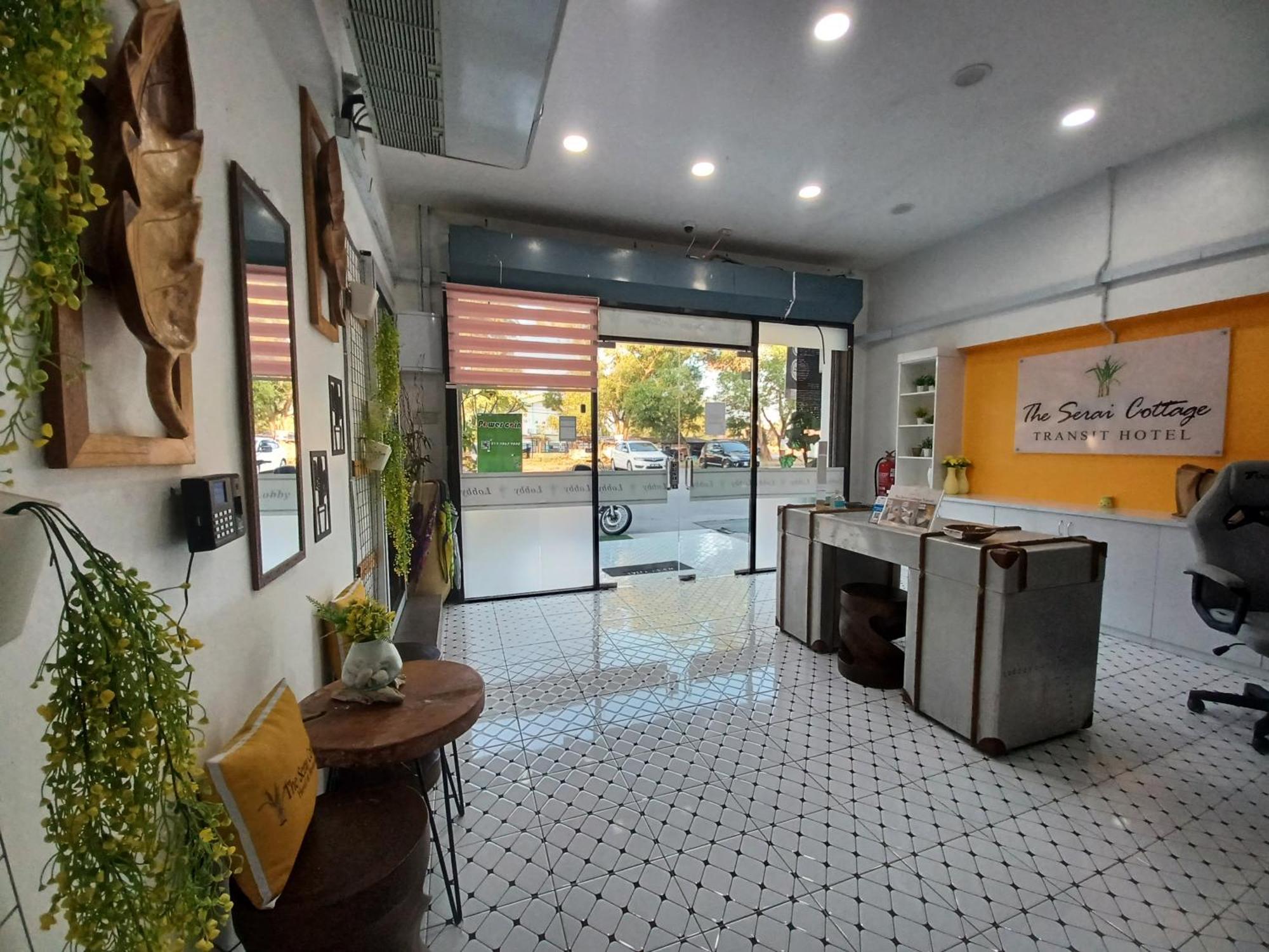 קמפונג גונג בדק The Serai Cottage Transit Hotel מראה חיצוני תמונה