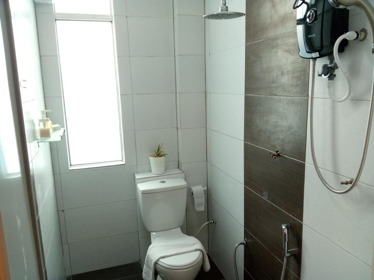 קמפונג גונג בדק The Serai Cottage Transit Hotel מראה חיצוני תמונה